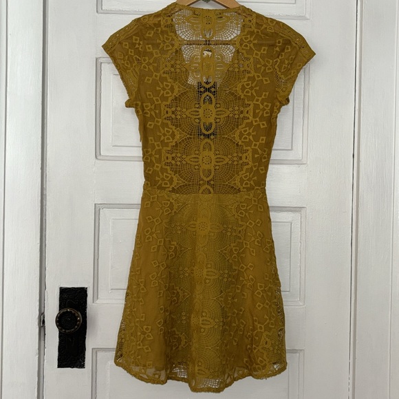FOR LOVE & LEMONS SIENNA MINI DRESS GOLDENROD - Picture 8 of 16
